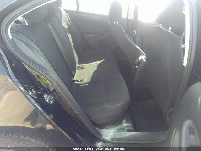 3VW2K7AJ9EM390956 Volkswagen Jetta Sedan S
