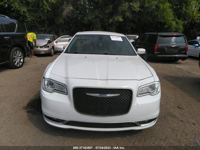 2C3CCAAG0JH317090 Chrysler 300 Touring
