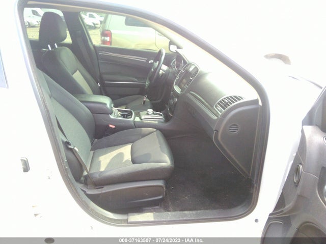 2C3CCAAG0JH317090 Chrysler 300 Touring