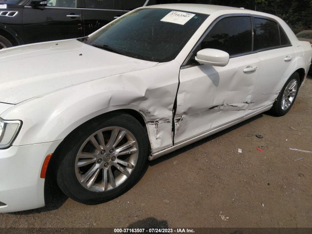 2C3CCAAG0JH317090 Chrysler 300 Touring