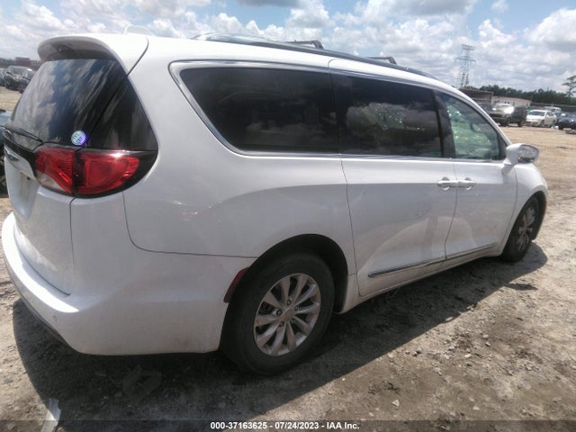 2C4RC1BG9KR582994 Chrysler Pacifica Touring L