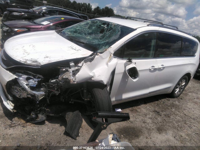 2C4RC1BG9KR582994 Chrysler Pacifica Touring L