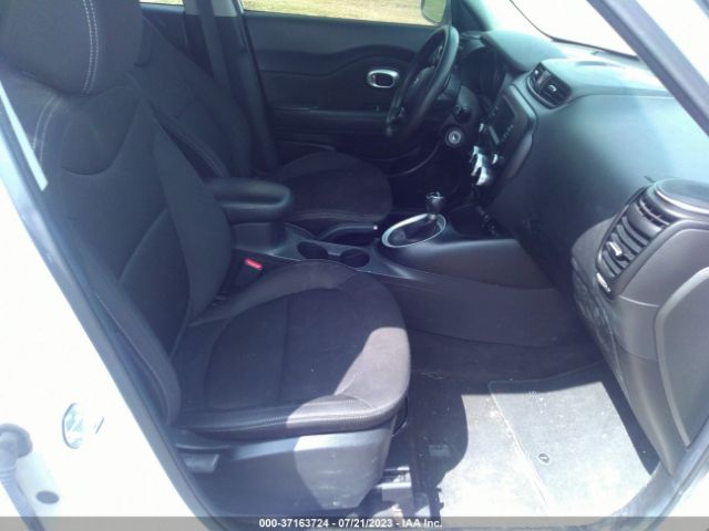 KNDJN2A2XH7486661 KIA Soul Base