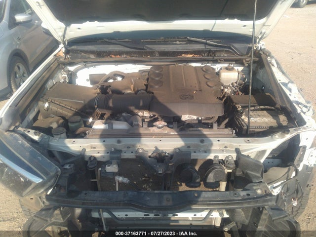 Toyota 4RUNNER SR5 2018 JTEBU5JRXJ5506412 Image 10