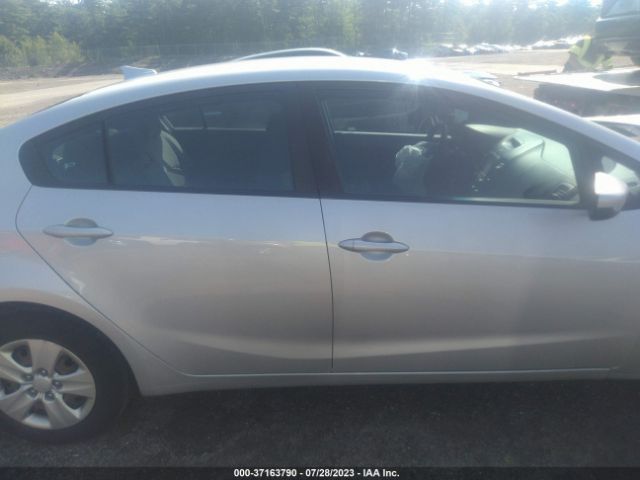 3KPFL4A73JE195010 KIA FORTE LX