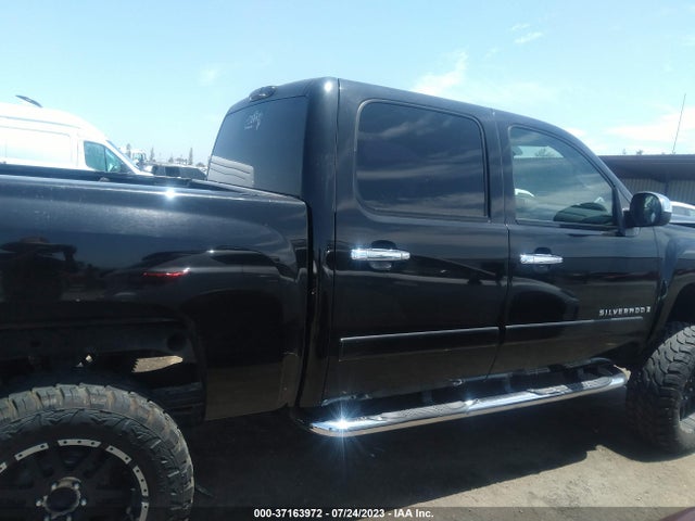 2007 CHEVROLET SILVERADO 1500 LT W/1LT VIN: 2GCEC13C171555871