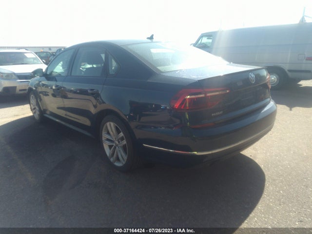 1VWLA7A3XKC001067 Volkswagen Passat 2.0t Wolfsburg Edition
