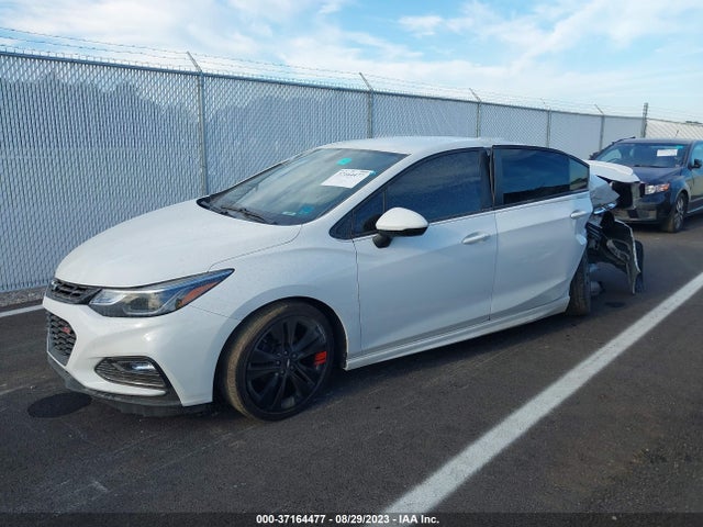 Chevrolet CRUZE LT 2018 1G1BE5SM4J7162285 Image 2
