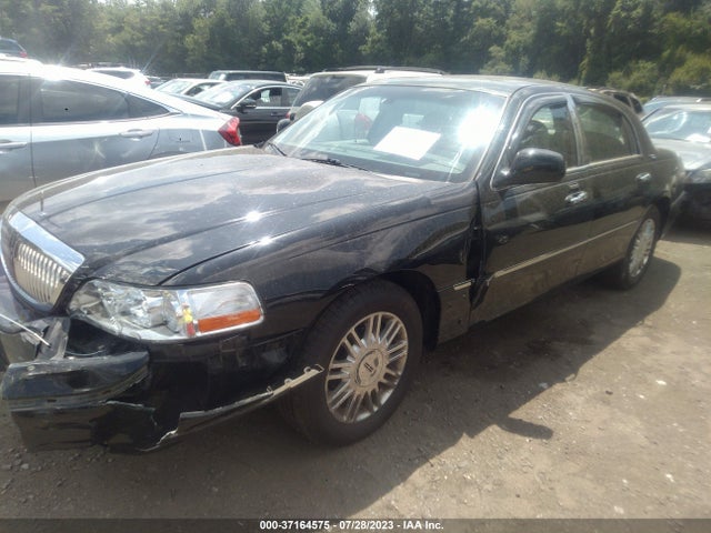 2009 LINCOLN TOWN CAR SIGNATURE LIMITED VIN: 2LNHM82V79X602502