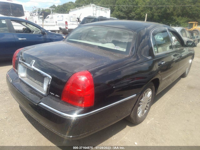 2009 LINCOLN TOWN CAR SIGNATURE LIMITED VIN: 2LNHM82V79X602502