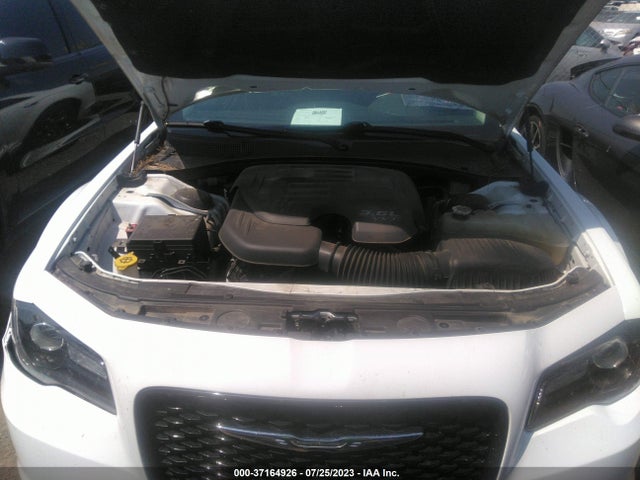 2C3CCARG0JH315778 Chrysler 300 Touring