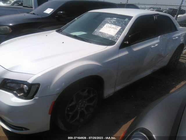 2C3CCARG0JH315778 Chrysler 300 Touring