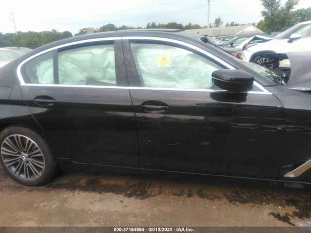WBAJE7C56KG892977 BMW 5 Series 540i Xdrive