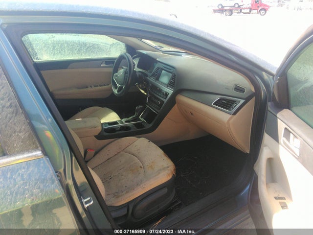 2016 HYUNDAI SONATA 2.4L SE VIN: 5NPE24AF4GH369774
