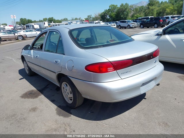 1999 FORD ESCORT LX VIN: 1FAFP10P4XW198670