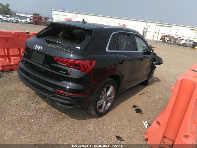 WA1EECF3XP1050994 Audi Q3 S Line Premium Plus