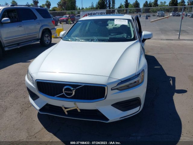 7JR102FK8KG007699 Volvo S60 Momentum
