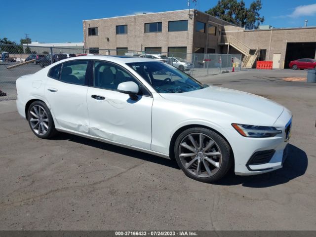 7JR102FK8KG007699 Volvo S60 Momentum