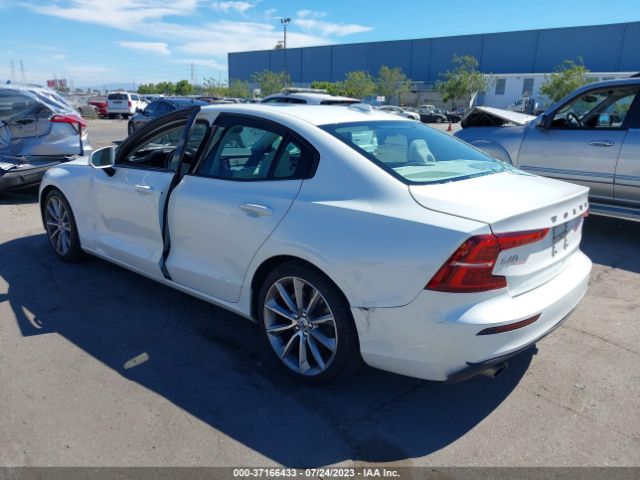 7JR102FK8KG007699 Volvo S60 Momentum