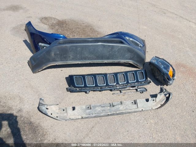 3C4NJCBB1KT700022 Jeep Compass Latitude