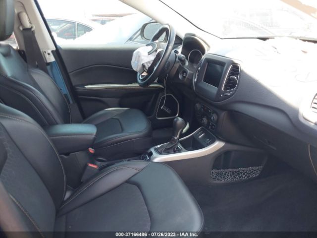 3C4NJCBB1KT700022 Jeep Compass Latitude