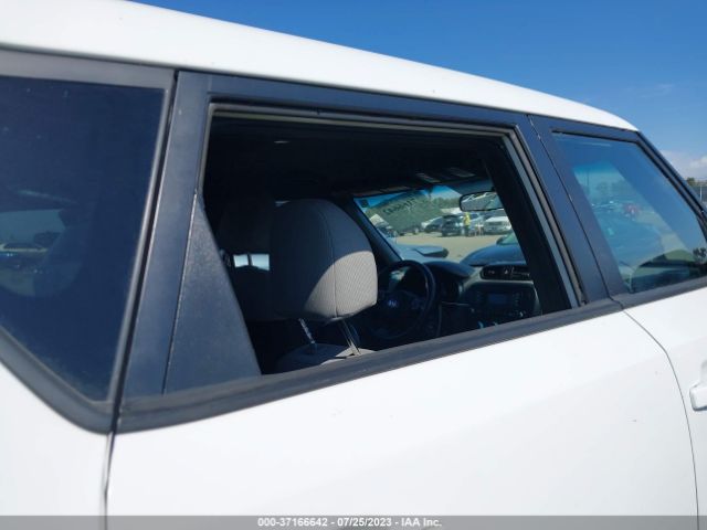 KNDJN2A23E7022817 KIA Soul Base