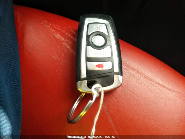 2013 BMW M6 VIN: WBSLX9C56DC968816