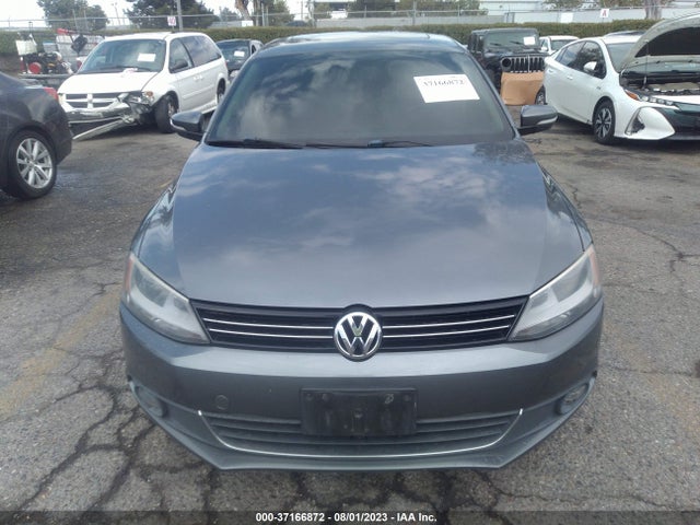 3VWLL7AJ8EM436925 Volkswagen Jetta Sedan Tdi W/premium/nav
