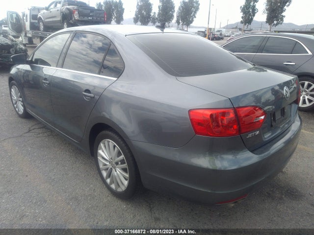 3VWLL7AJ8EM436925 Volkswagen Jetta Sedan Tdi W/premium/nav