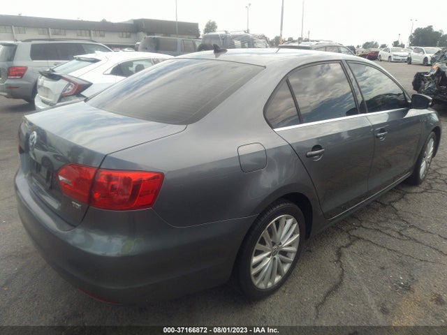 3VWLL7AJ8EM436925 Volkswagen Jetta Sedan Tdi W/premium/nav