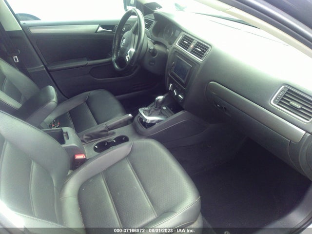 3VWLL7AJ8EM436925 Volkswagen Jetta Sedan Tdi W/premium/nav