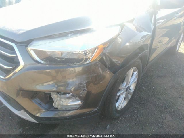 1FMCU0GD2HUD42513 Ford ESCAPE SE
