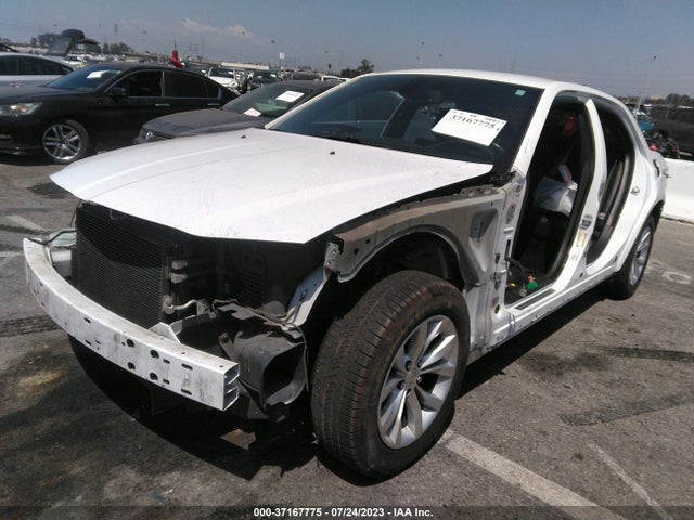 2C3CCABG8JH117220 Chrysler 300 300s