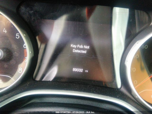 3C4NJDBB8JT359822 Jeep Compass Latitude