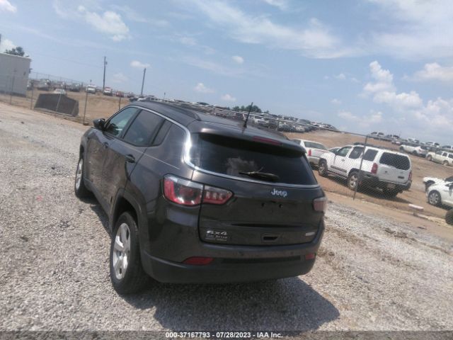 3C4NJDBB8JT359822 Jeep Compass Latitude