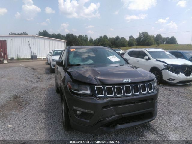 3C4NJDBB8JT359822 Jeep Compass Latitude