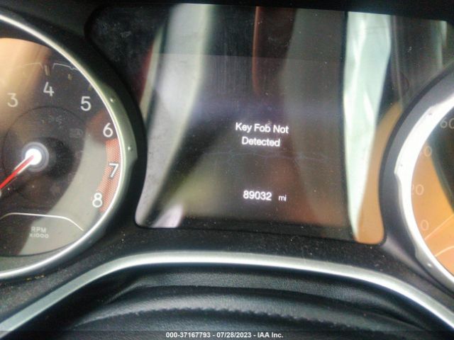 3C4NJDBB8JT359822 Jeep Compass Latitude