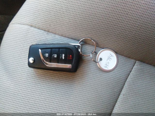 JTDEPMAE3MJ145794 Toyota COROLLA LE