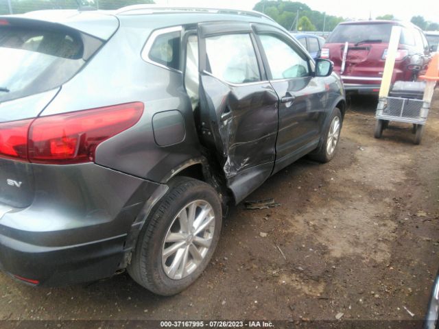 JN1BJ1CP2JW192561 Nissan Rogue Sport Sv