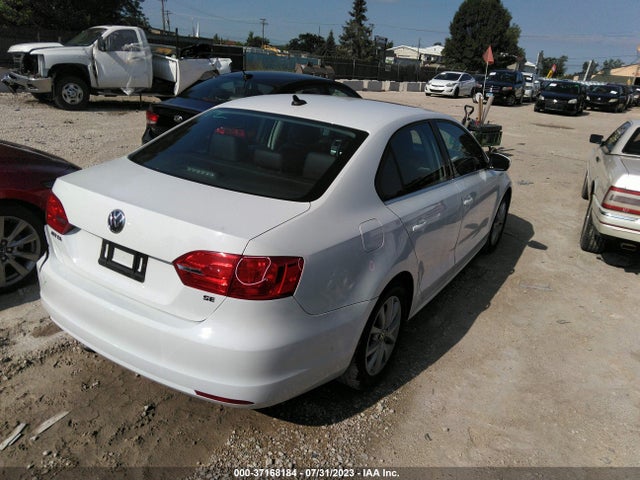 3VWD07AJ5EM432215 Volkswagen Jetta Sedan Se W/connectivity/sunroof