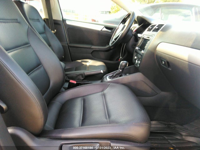 3VWD07AJ5EM432215 Volkswagen Jetta Sedan Se W/connectivity/sunroof