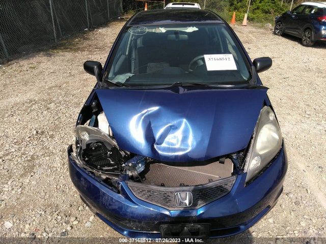 2011 HONDA FIT VIN: JHMGE8H34BC020149