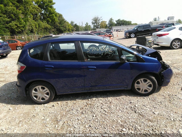 2011 HONDA FIT VIN: JHMGE8H34BC020149