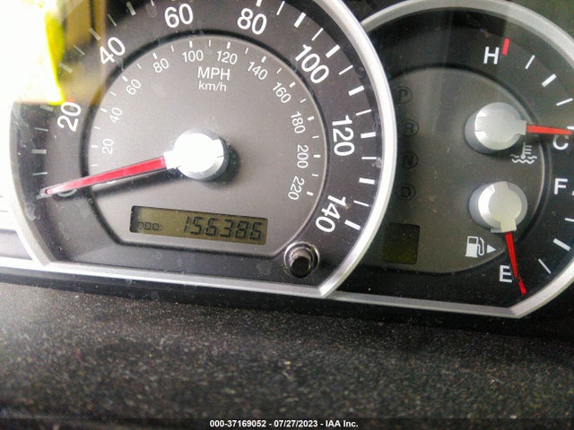 2008 KIA SORENTO LX VIN: KNDJC735985784138