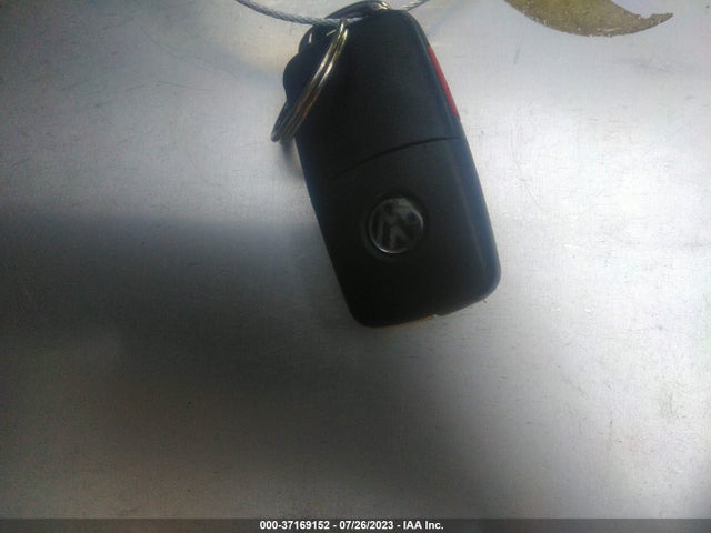 1VWAA7A31JC041625 Volkswagen Passat 2.0t S/r-line