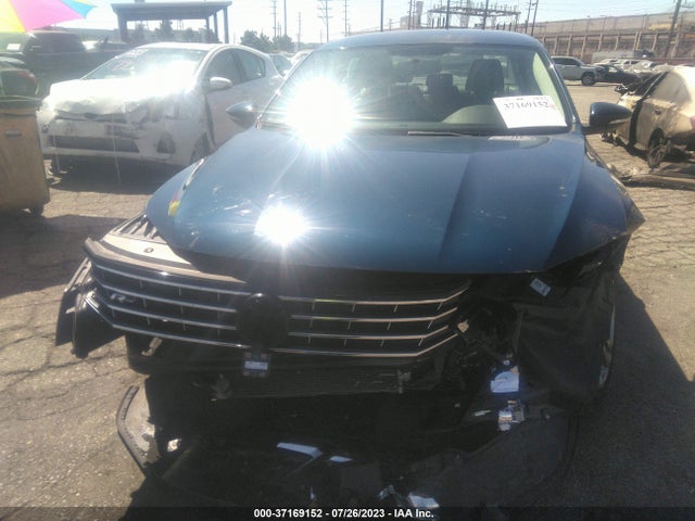 1VWAA7A31JC041625 Volkswagen Passat 2.0t S/r-line