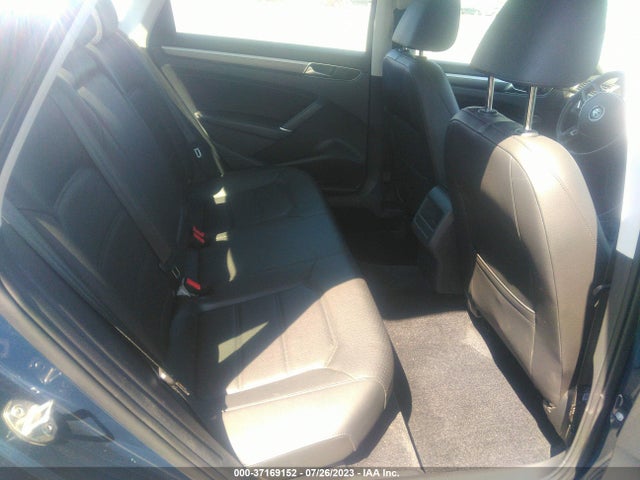 1VWAA7A31JC041625 Volkswagen Passat 2.0t S/r-line