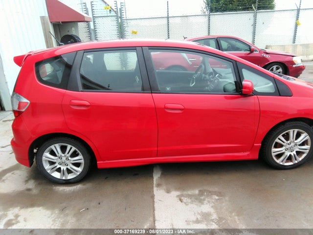 2011 HONDA FIT SPORT VIN: JHMGE8H69BC022344