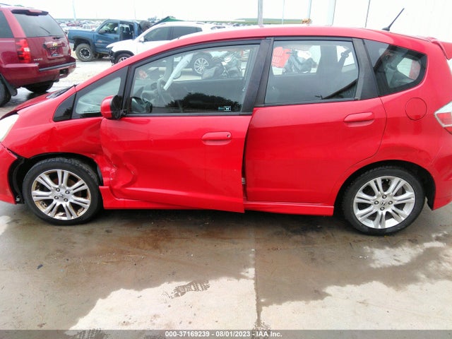 2011 HONDA FIT SPORT VIN: JHMGE8H69BC022344
