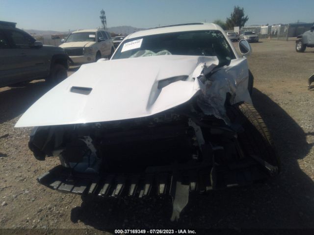 2C3CDZAG0GH322083 Dodge Challenger Sxt Plus
